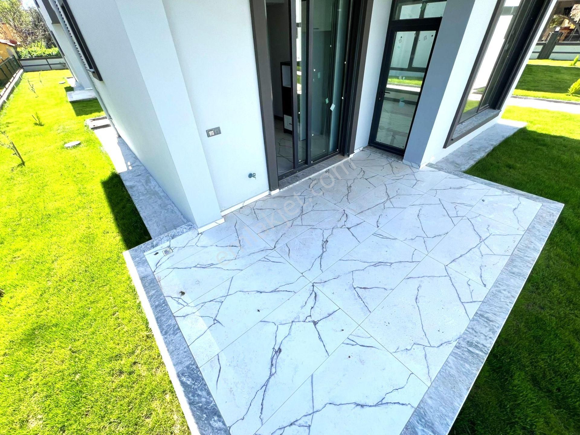 Burhaniye Pelitköy'de Aygülden Sıfır Denize100mt Nezih Siteiçi Bağımsız Ultra Lüks 3+1 Satılık Villa - Görsel 7