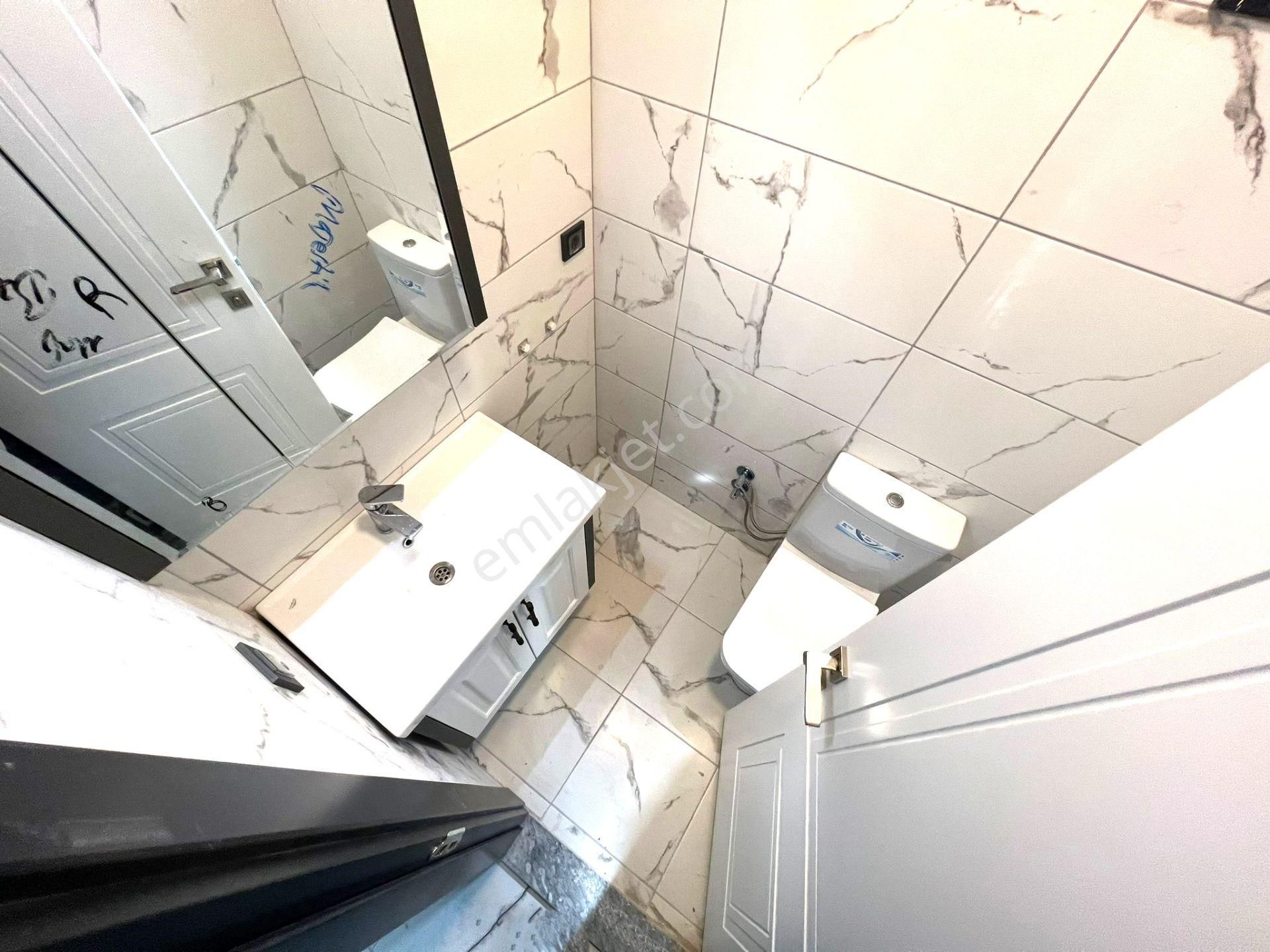 Burhaniye Pelitköy'de Aygülden Sıfır Denize100mt Nezih Siteiçi Bağımsız Ultra Lüks 3+1 Satılık Villa - Görsel 21