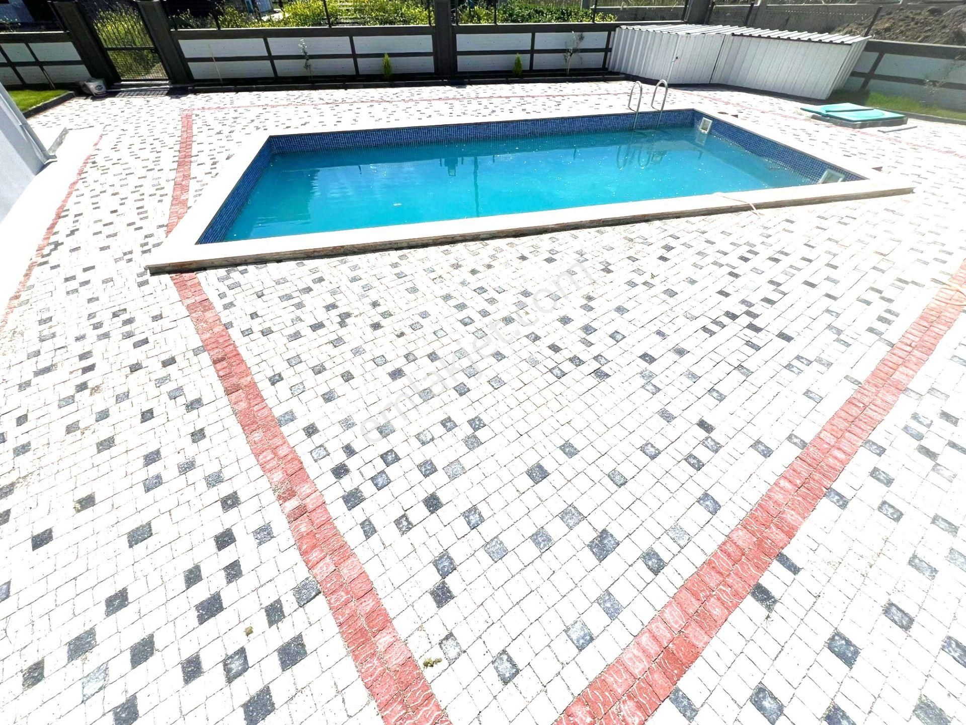 Burhaniye Pelitköy'de Aygülden Sıfır Denize100mt Nezih Siteiçi Bağımsız Ultra Lüks 3+1 Satılık Villa - Görsel 35