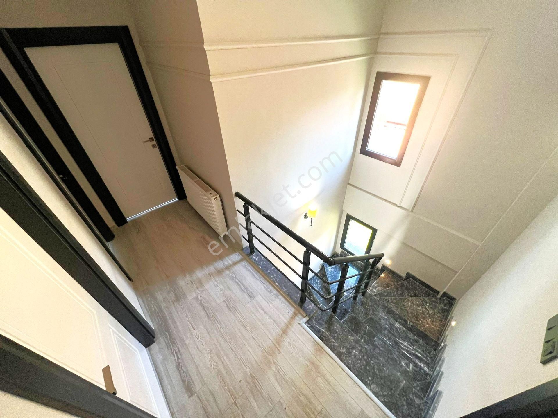 Burhaniye Pelitköy'de Aygülden Sıfır Denize100mt Nezih Siteiçi Bağımsız Ultra Lüks 3+1 Satılık Villa - Görsel 23