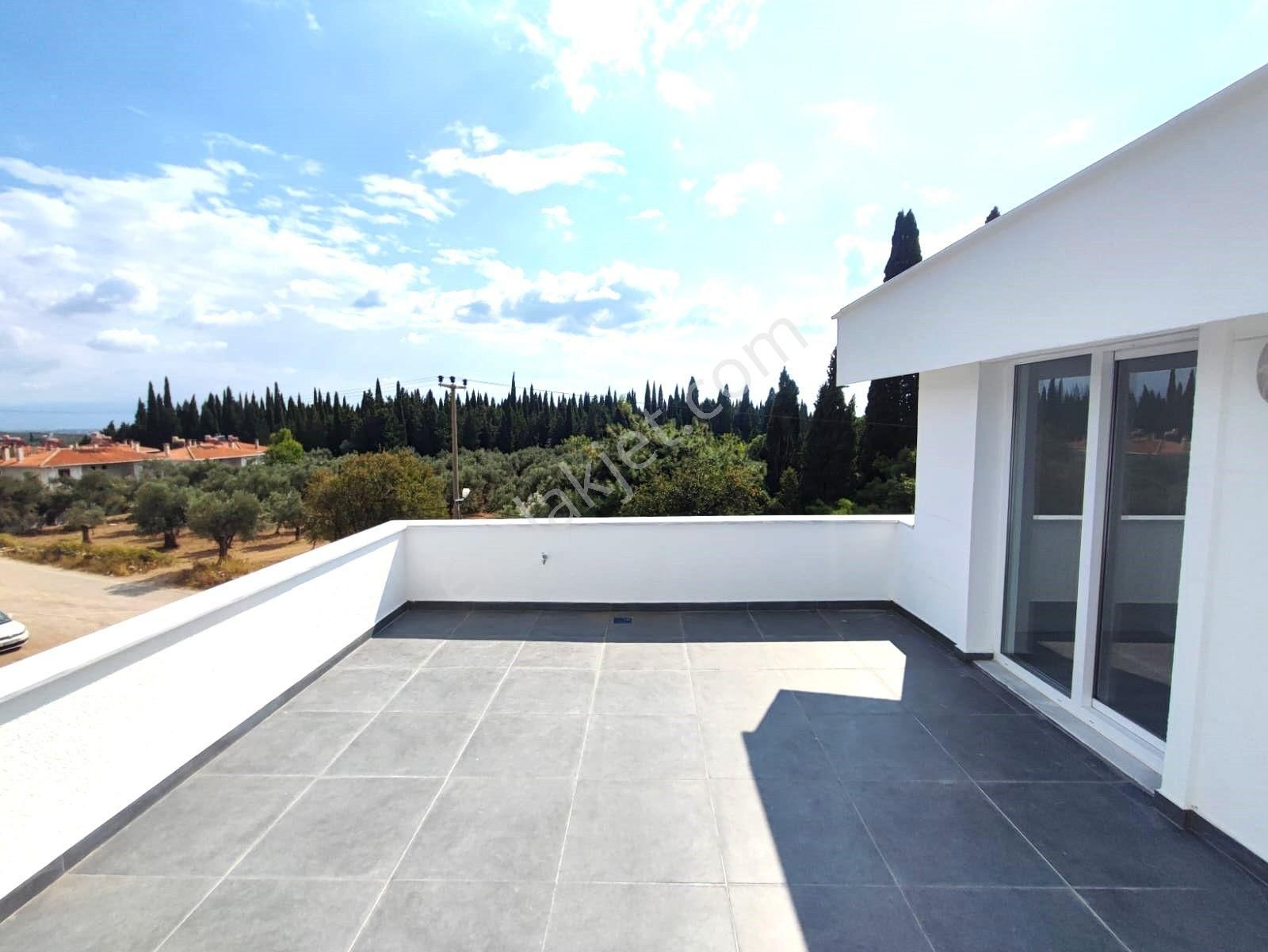 Güre'de Aygülden Sıfır Doğa İle İçiçe Ebeveyn Banyolu Çift Geniş Teraslı Ultra Lüks 5+1satılık Villa - Görsel 34