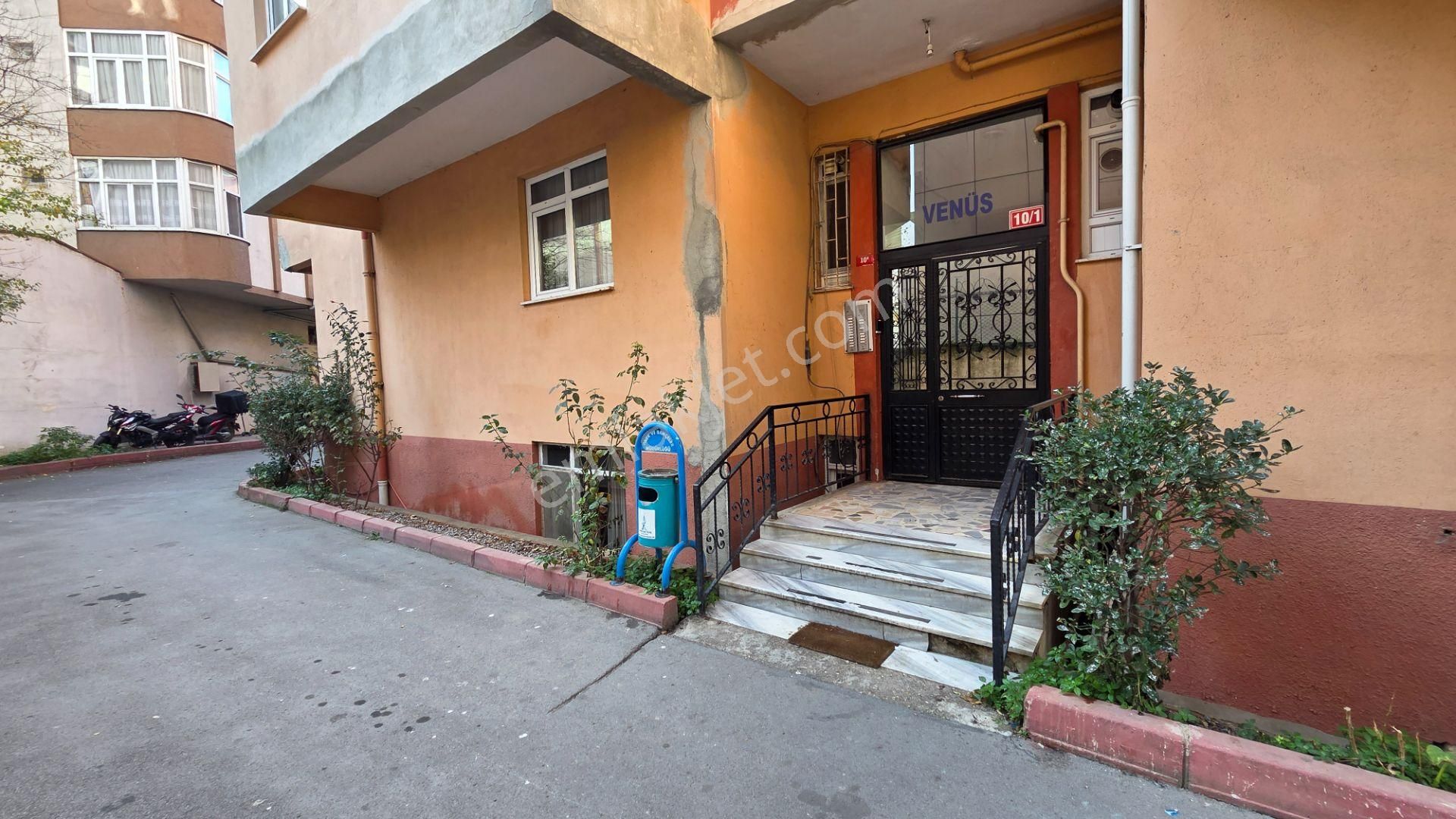 Meclis Mahallesi & Birlik Sitesinde, Balkonlu 2+1 Satılık Daire - Görsel 3