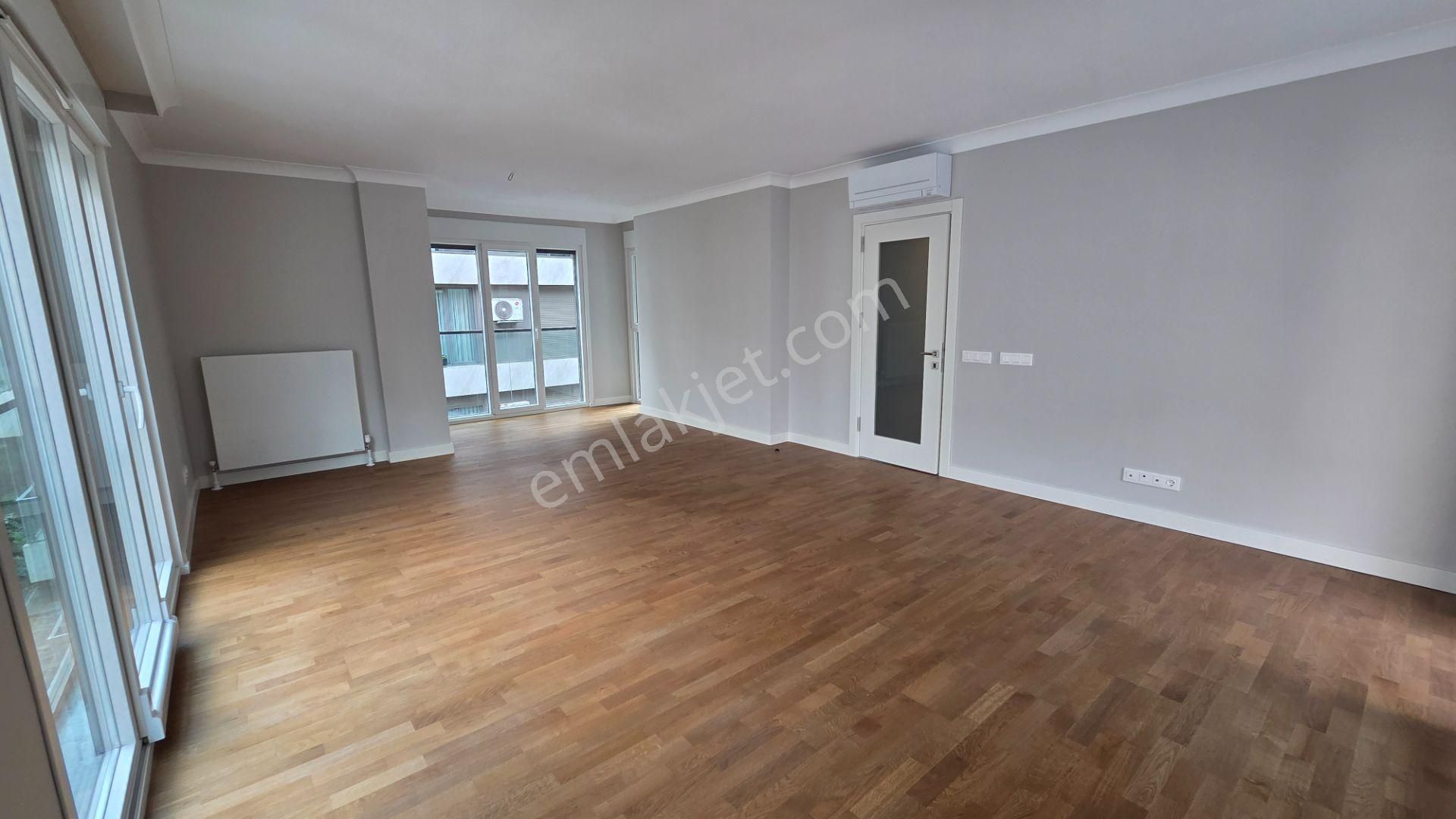 Caddebostan & Hamam Sokakta, Balkonlu 115 M2 Net, 3+1 Daire - Görsel 5