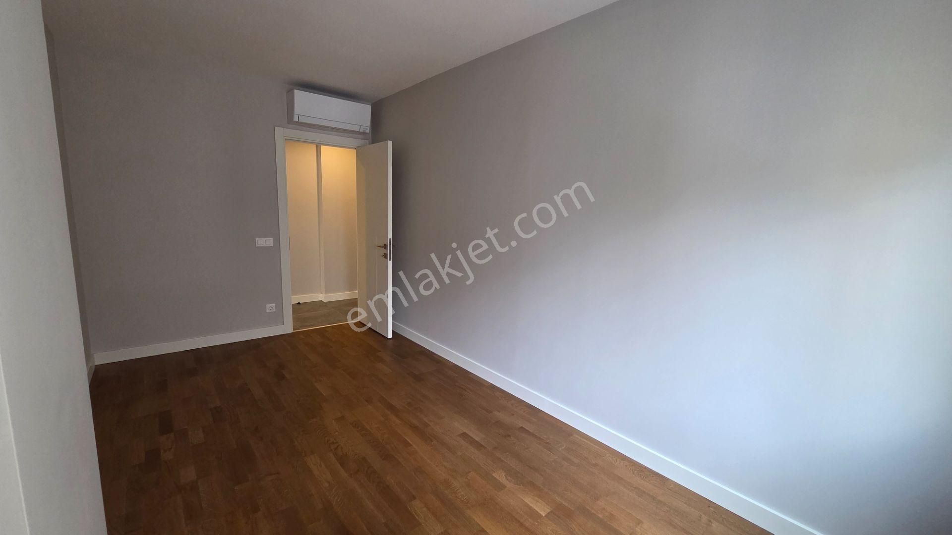 Caddebostan & Hamam Sokakta, Balkonlu 115 M2 Net, 3+1 Daire - Görsel 17