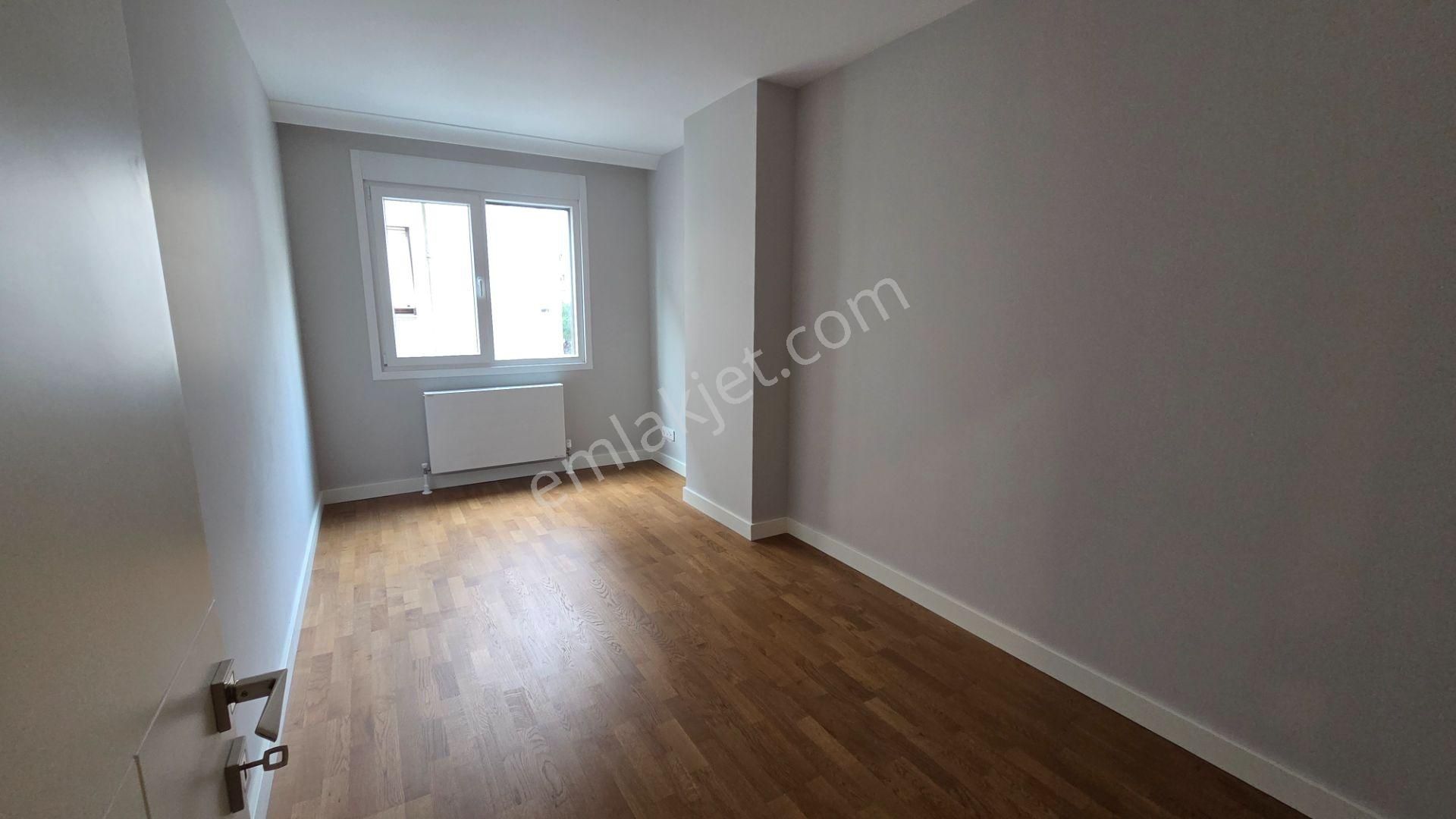 Caddebostan & Hamam Sokakta, Balkonlu 115 M2 Net, 3+1 Daire - Görsel 16