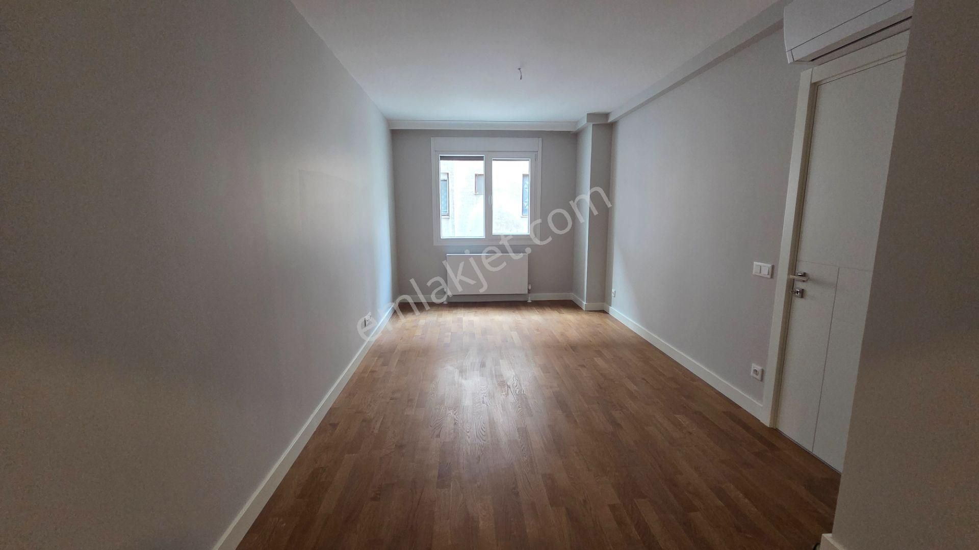 Caddebostan & Hamam Sokakta, Balkonlu 115 M2 Net, 3+1 Daire - Görsel 13