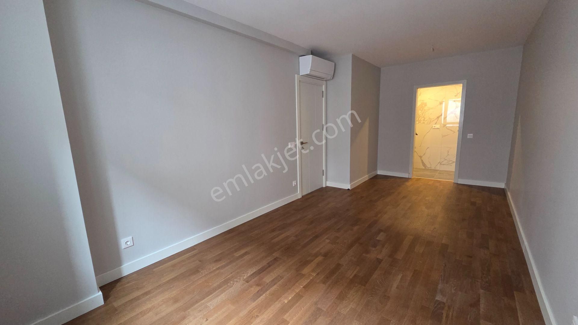 Caddebostan & Hamam Sokakta, Balkonlu 115 M2 Net, 3+1 Daire - Görsel 14