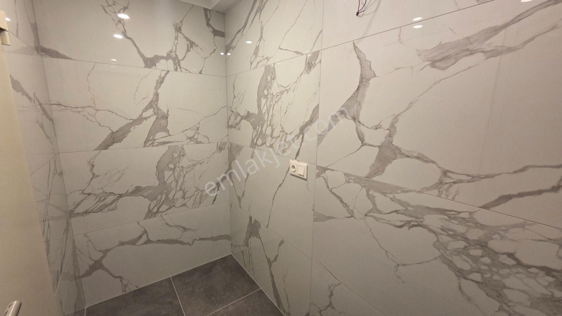 Caddebostan & Hamam Sokakta, Balkonlu 115 M2 Net, 3+1 Daire - Görsel 15