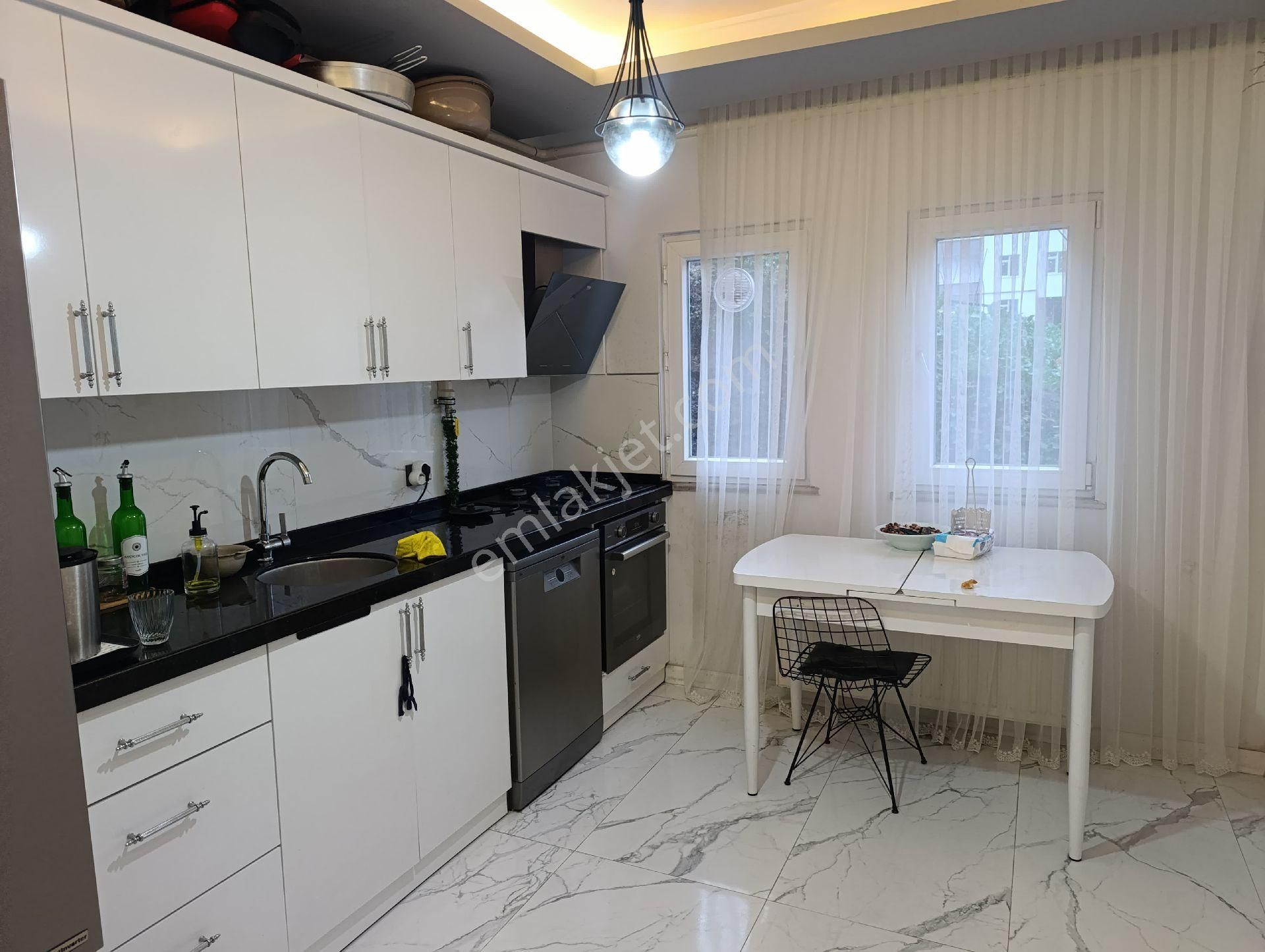 Yomra Merkezde Satılık 2+1 Masrafsız Daire - Görsel 5