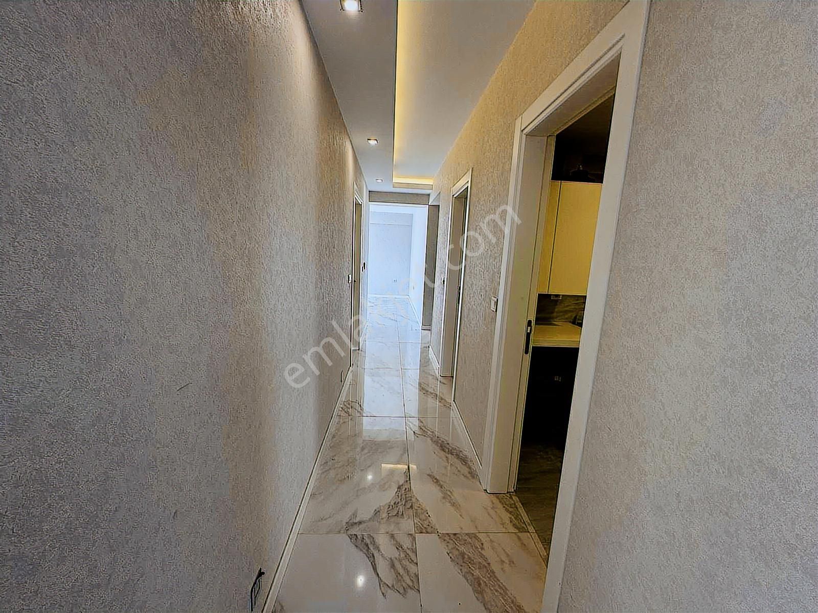 C21 Net'ten Göveçlik Yolu Üzeri'nde Site İçi 3+1 Satılık Daire - Görsel 2