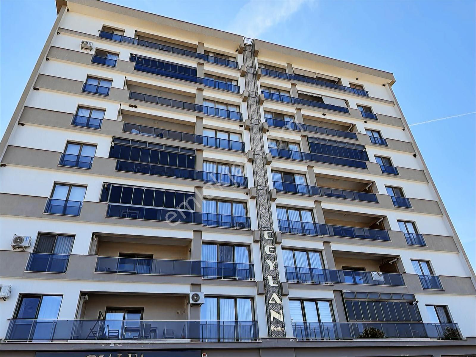 C21 Net'ten Göveçlik Yolu Üzeri'nde Site İçi 3+1 Satılık Daire