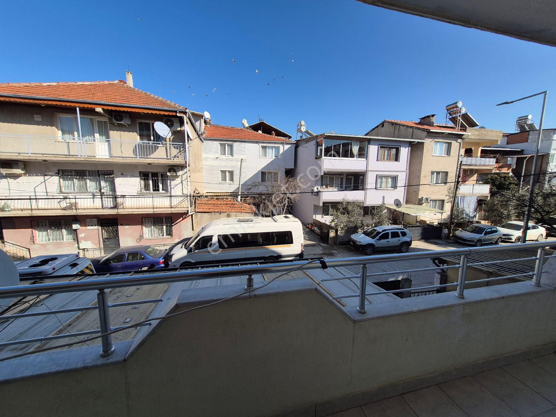 Gaziemir Sarnıç 2+1 Doğalgazlı Ara Kat Ferah Daire - Görsel 3