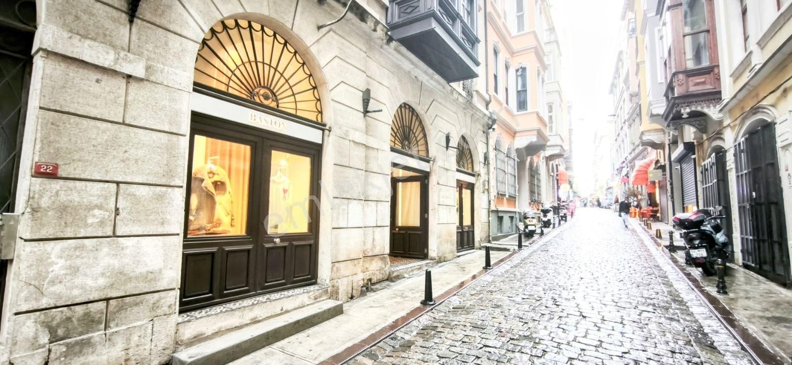 Myd Galata Tarihi Kamondo Kiralık Dükkan - Görsel 18