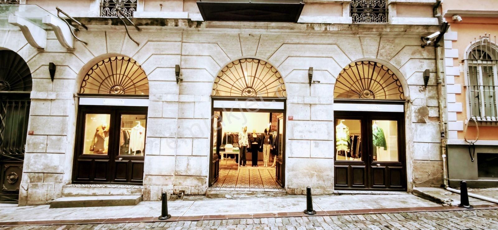 Myd Galata Tarihi Kamondo Kiralık Dükkan