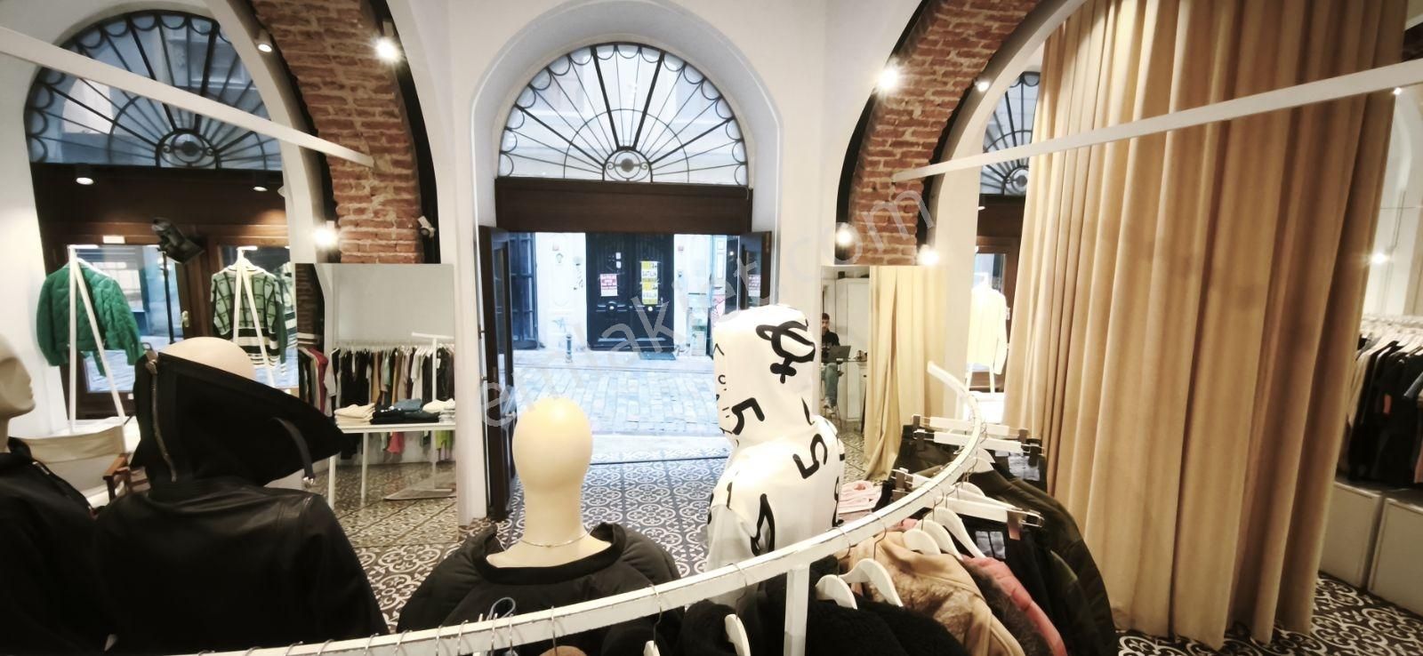 Myd Galata Tarihi Kamondo Kiralık Dükkan - Görsel 9