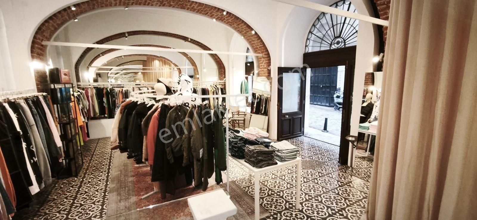 Myd Galata Tarihi Kamondo Kiralık Dükkan - Görsel 8