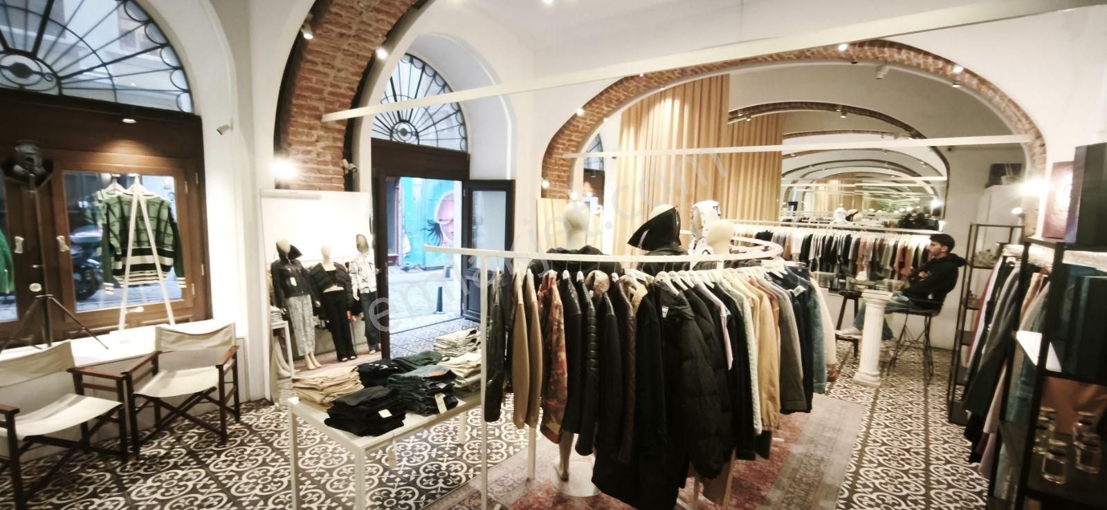 Myd Galata Tarihi Kamondo Kiralık Dükkan - Görsel 3