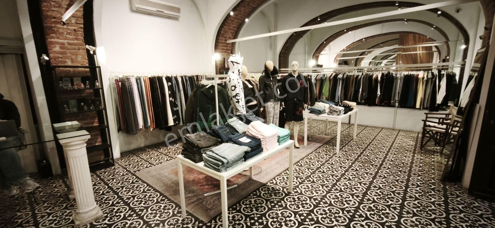 Myd Galata Tarihi Kamondo Kiralık Dükkan - Görsel 14