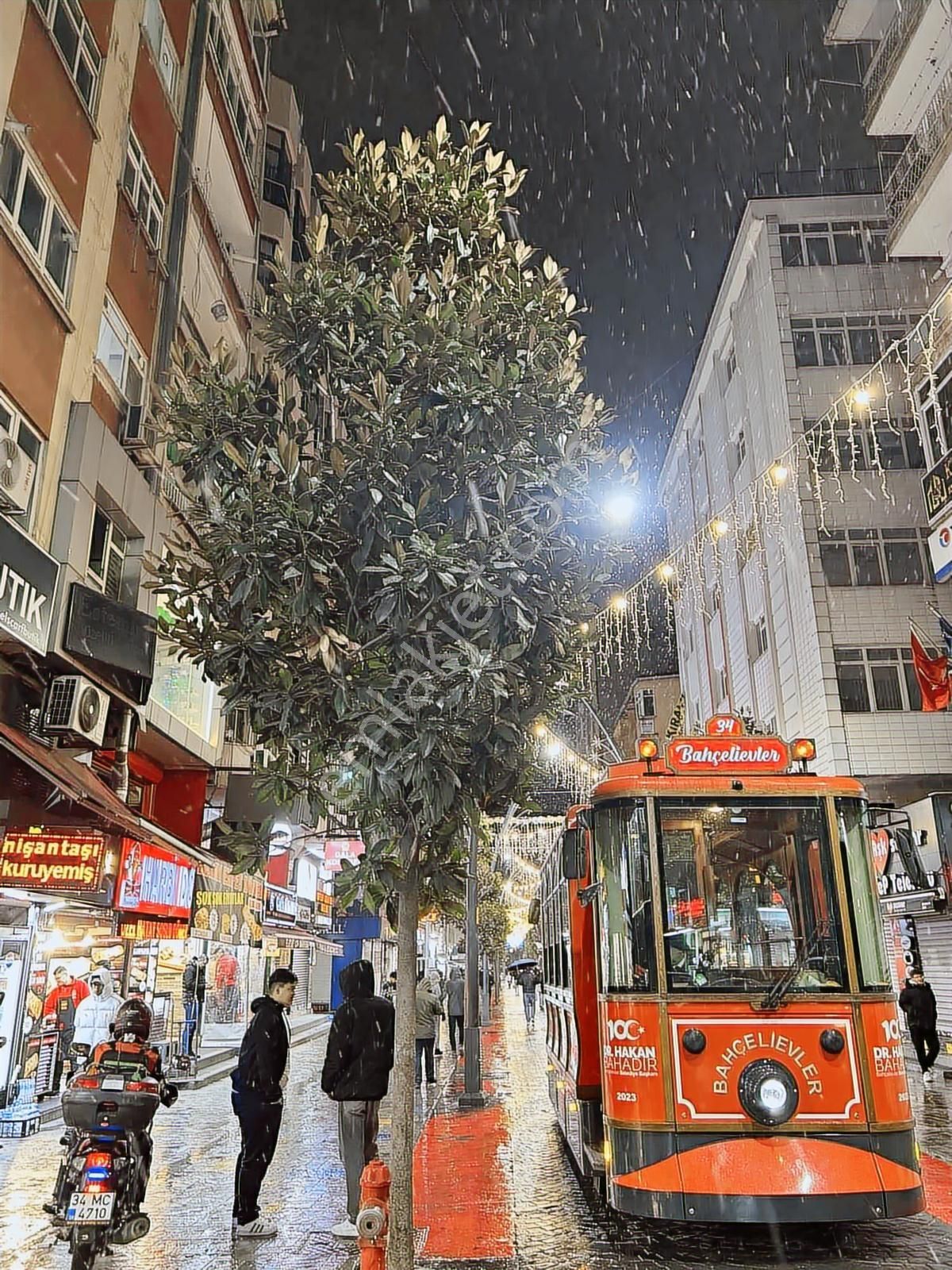 Krediye Uygun -- Şirinevler Meydanda 2+1 85 M2 Daire Yatırımlık - Görsel 2