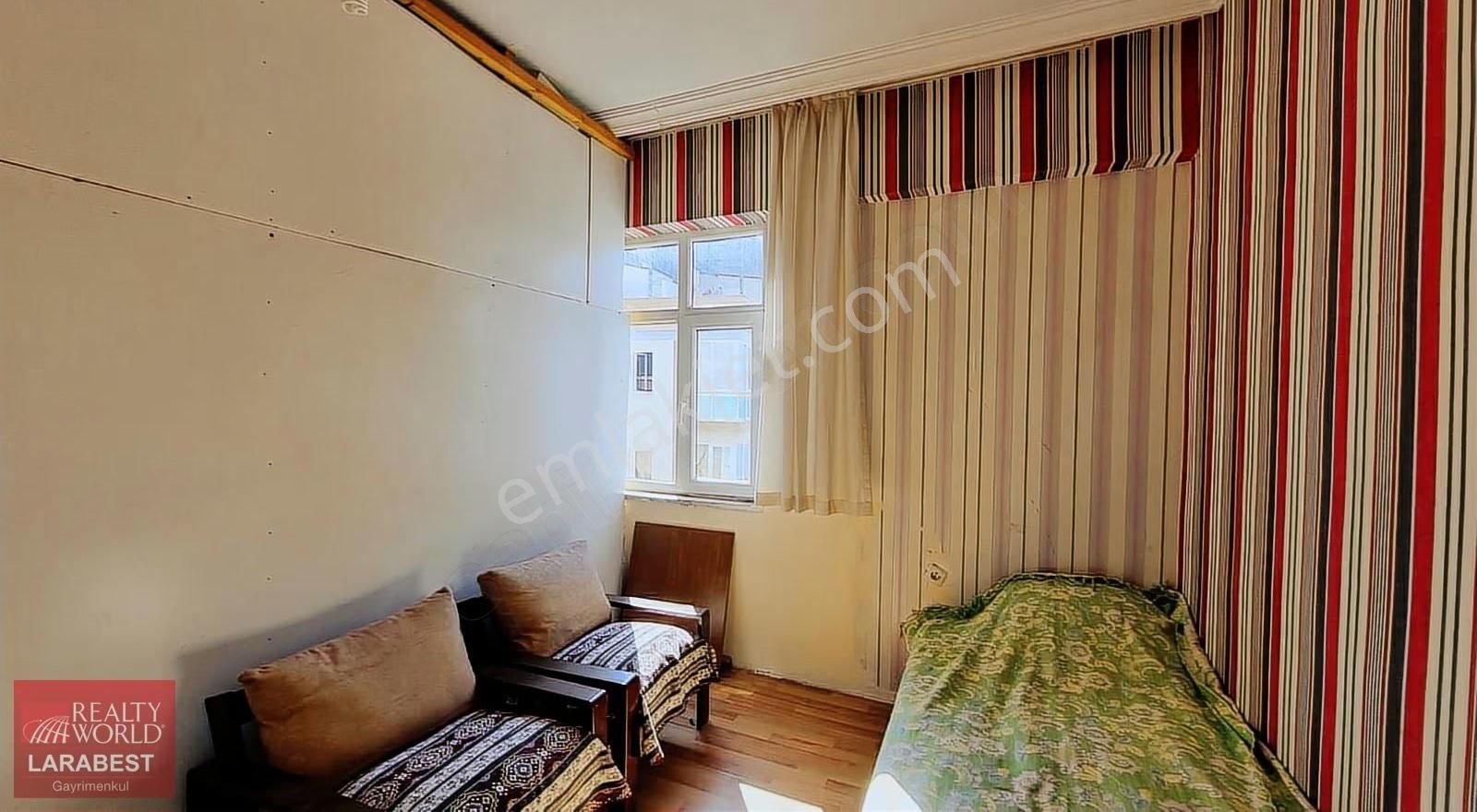 Dutlubahçe'de Ayrı Mutfaklı Kiralık 2+1 Daire - Görsel 6