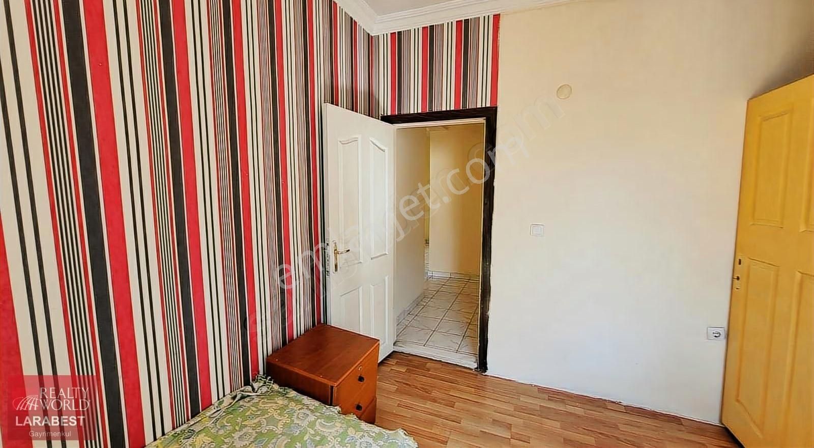 Dutlubahçe'de Ayrı Mutfaklı Kiralık 2+1 Daire - Görsel 4