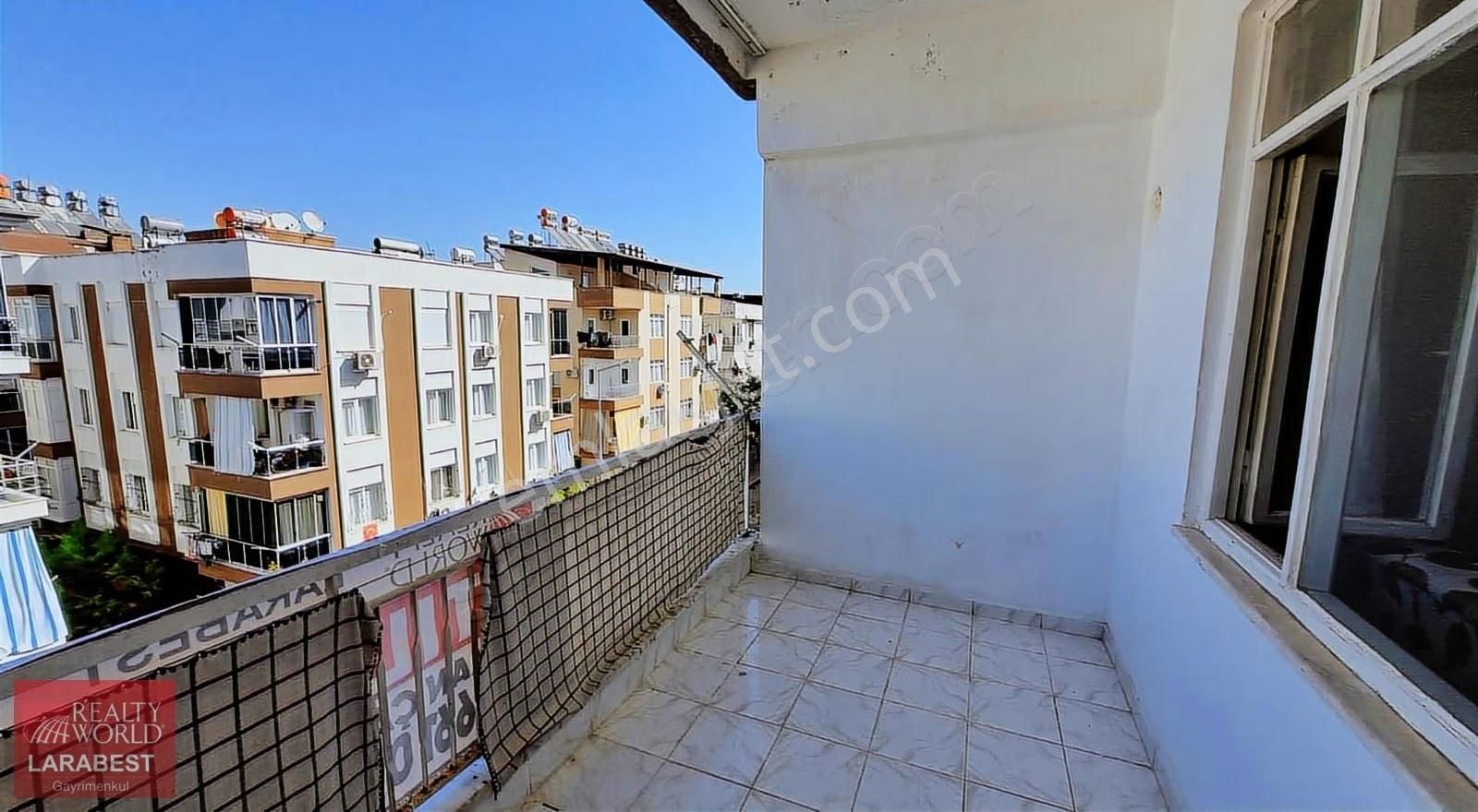 Dutlubahçe'de Ayrı Mutfaklı Kiralık 2+1 Daire - Görsel 9