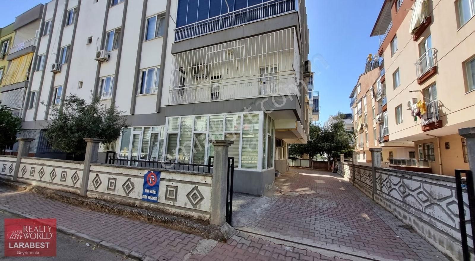 Dutlubahçe'de Ayrı Mutfaklı Kiralık 2+1 Daire - Görsel 20