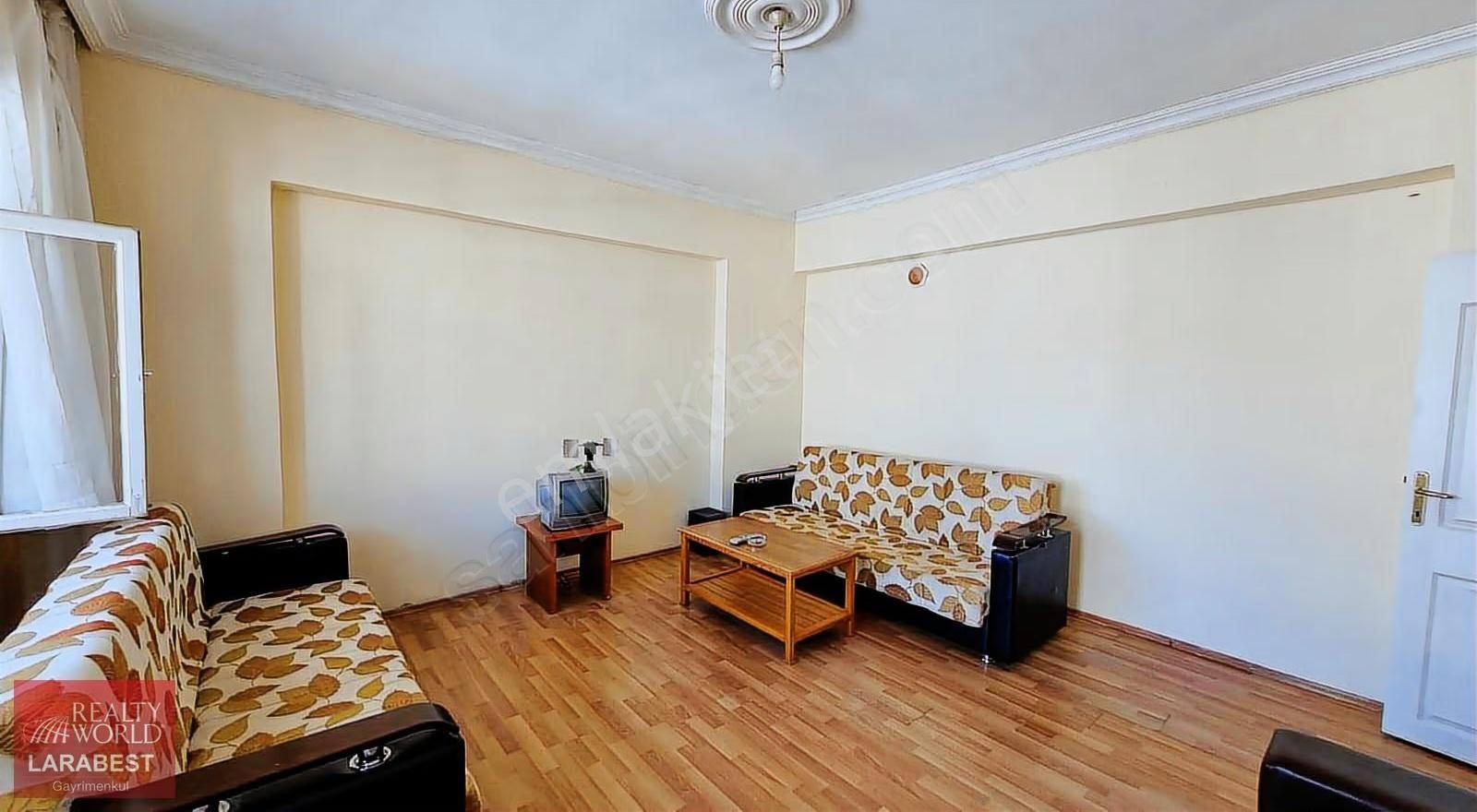 Dutlubahçe'de Ayrı Mutfaklı Kiralık 2+1 Daire - Görsel 16