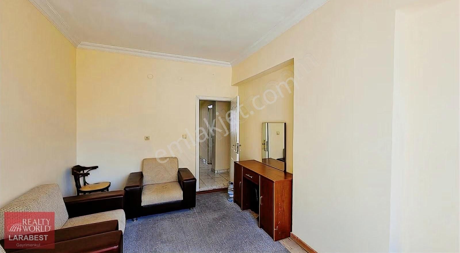 Dutlubahçe'de Ayrı Mutfaklı Kiralık 2+1 Daire - Görsel 8