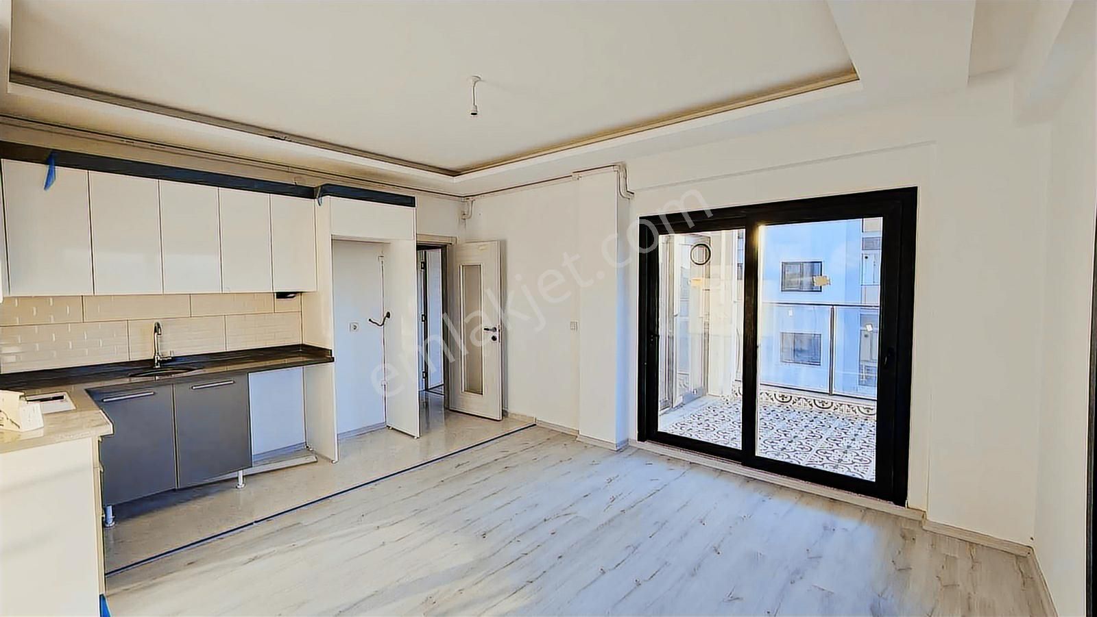 Rw Nefesten Cumhuriyette Geniş Arakat 2+1 Kiralık Daire - Görsel 3