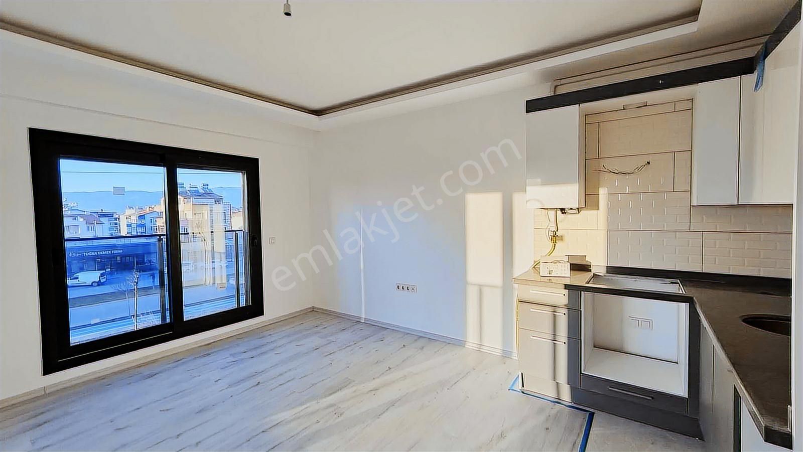 Rw Nefesten Cumhuriyette Geniş Arakat 2+1 Kiralık Daire - Görsel 6