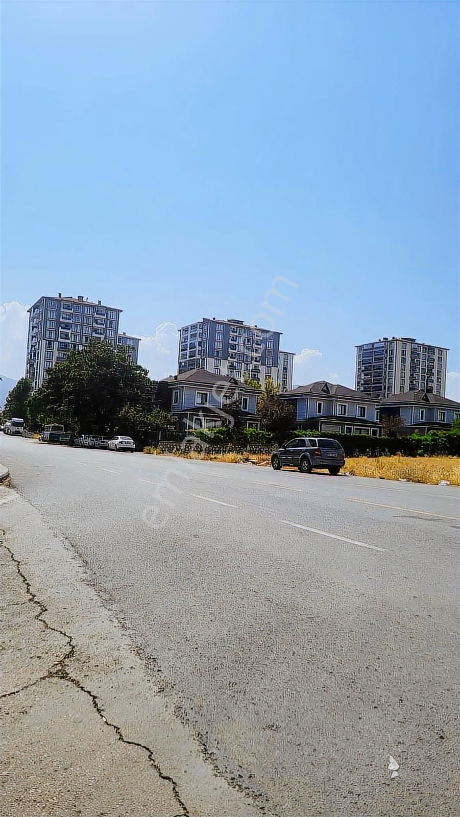 Yakıncada En İyi Konunda Satılık Harika Arsa - Görsel 17