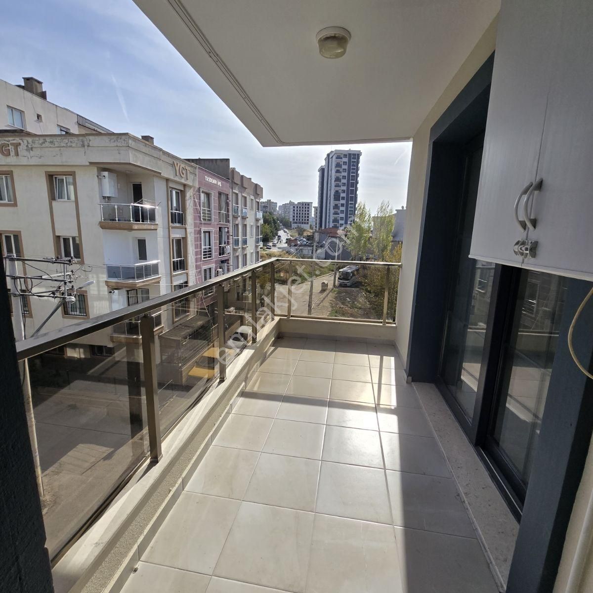Vatan Mahallesinde Kiralık 2+1 Bakımlı Manzaralı Daire - Görsel 8