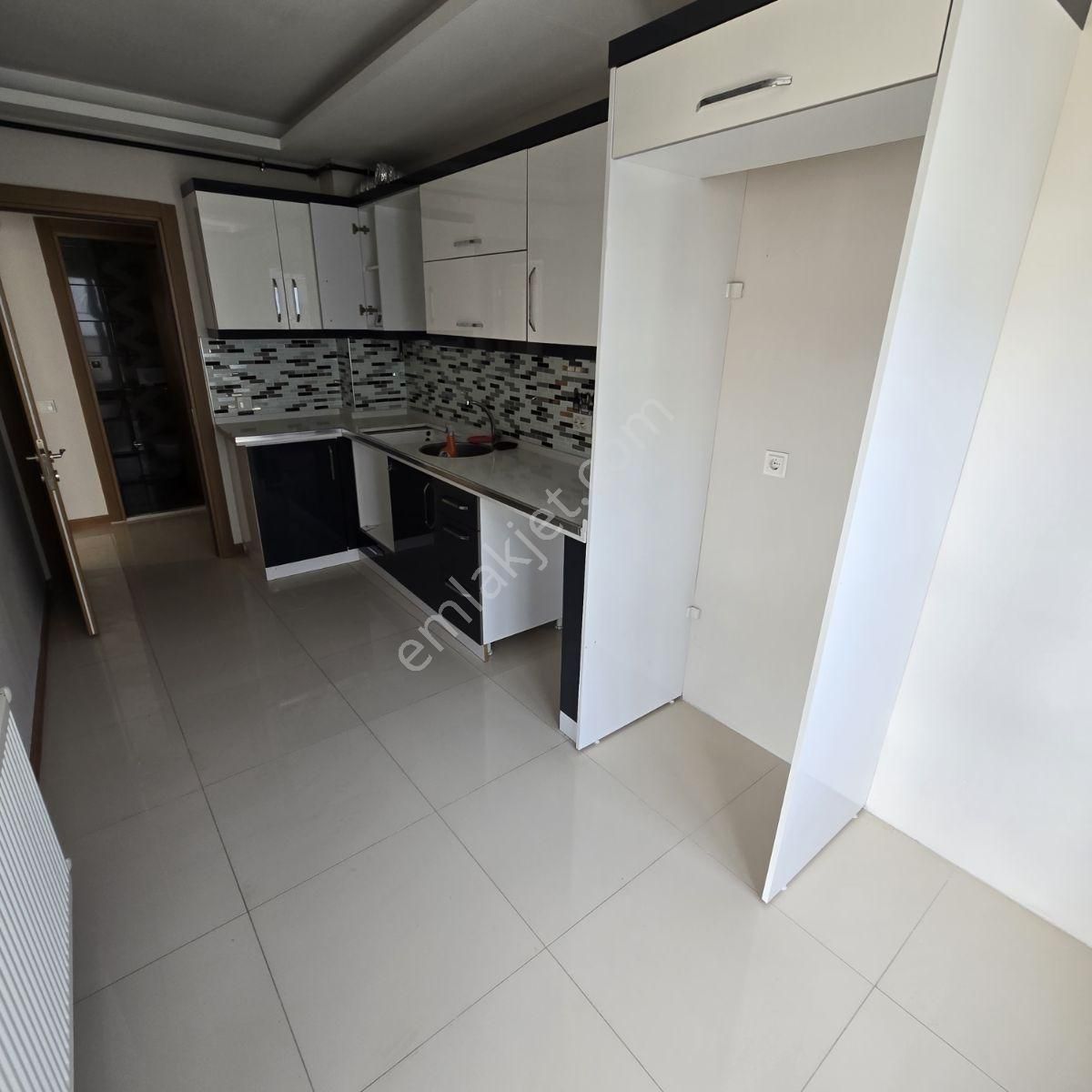 Vatan Mahallesinde Kiralık 2+1 Bakımlı Manzaralı Daire - Görsel 2