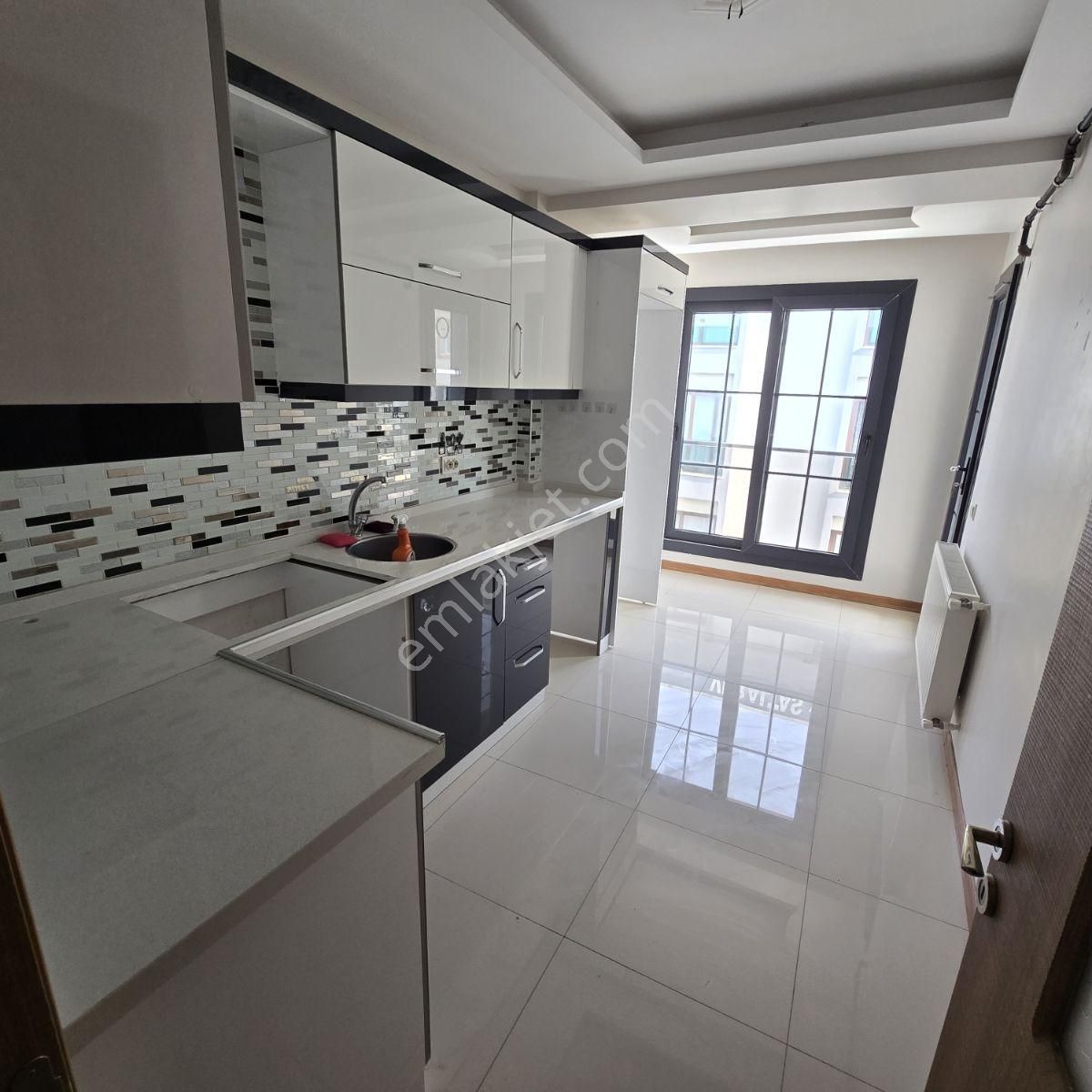 Vatan Mahallesinde Kiralık 2+1 Bakımlı Manzaralı Daire