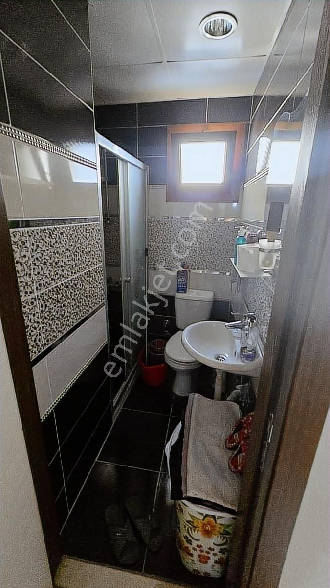 Saim Çıkrıkçı Caddesi Üzeri Genç Binada Geniş 3+1 Satılık Daire - Görsel 10