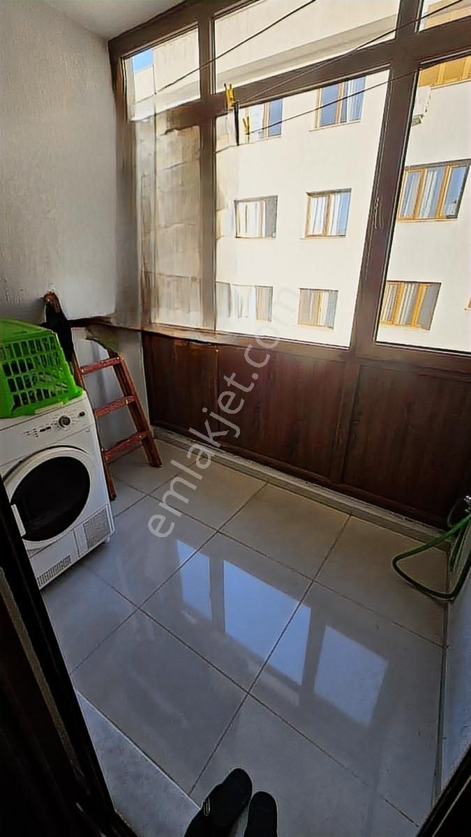 Saim Çıkrıkçı Caddesi Üzeri Genç Binada Geniş 3+1 Satılık Daire - Görsel 6