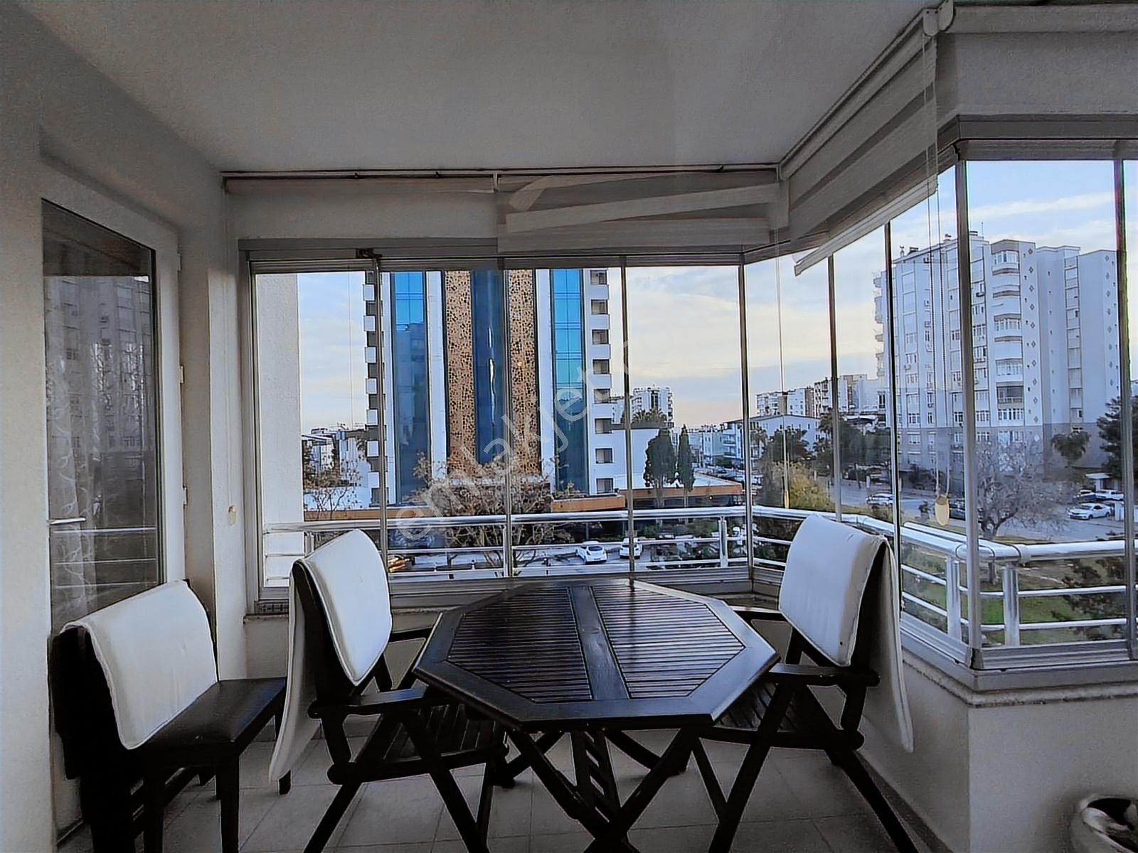 Lara'da Site İçinde Havuz Doğalgazlı Şık Eşyalı 3+1 Geniş Daire - Görsel 13