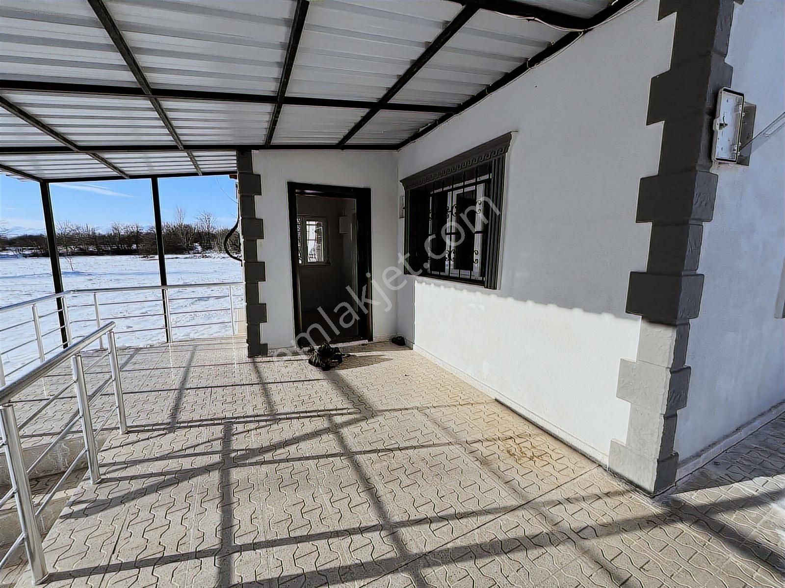 Remax Dem'den 4500 M2 Arsa İçerisinde Müstakil Ev - Görsel 6