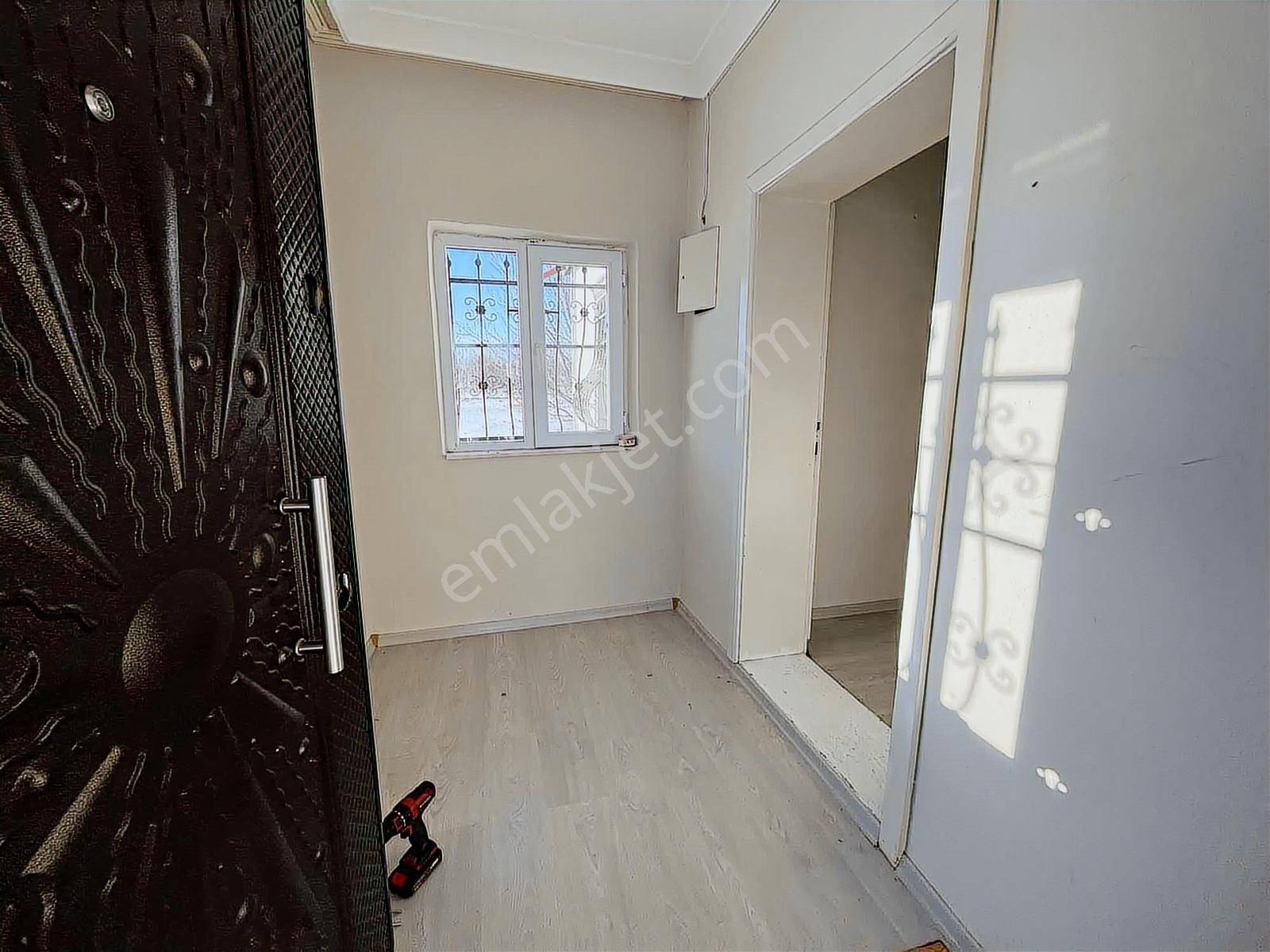 Remax Dem'den 4500 M2 Arsa İçerisinde Müstakil Ev - Görsel 2