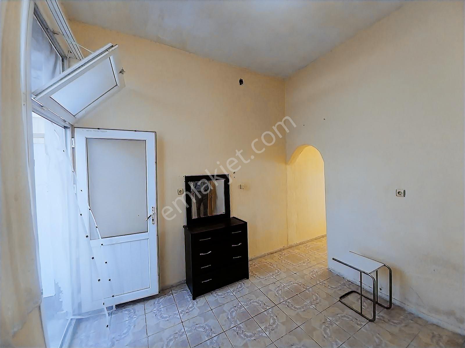 Gaziemir Sarnıç'ta Eşyalı 1+1 Hazır Mutfak İçin Bakımlı Temiz - Görsel 11