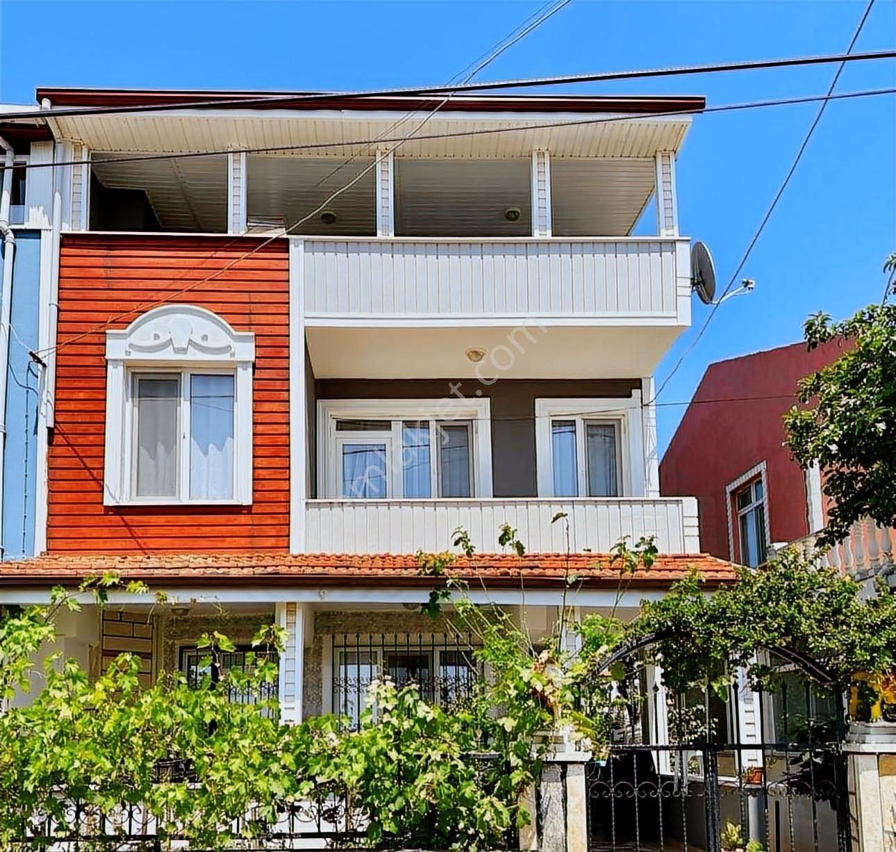 Krediye Uygun -- Kupon Konumda Satılık Triplex Villa