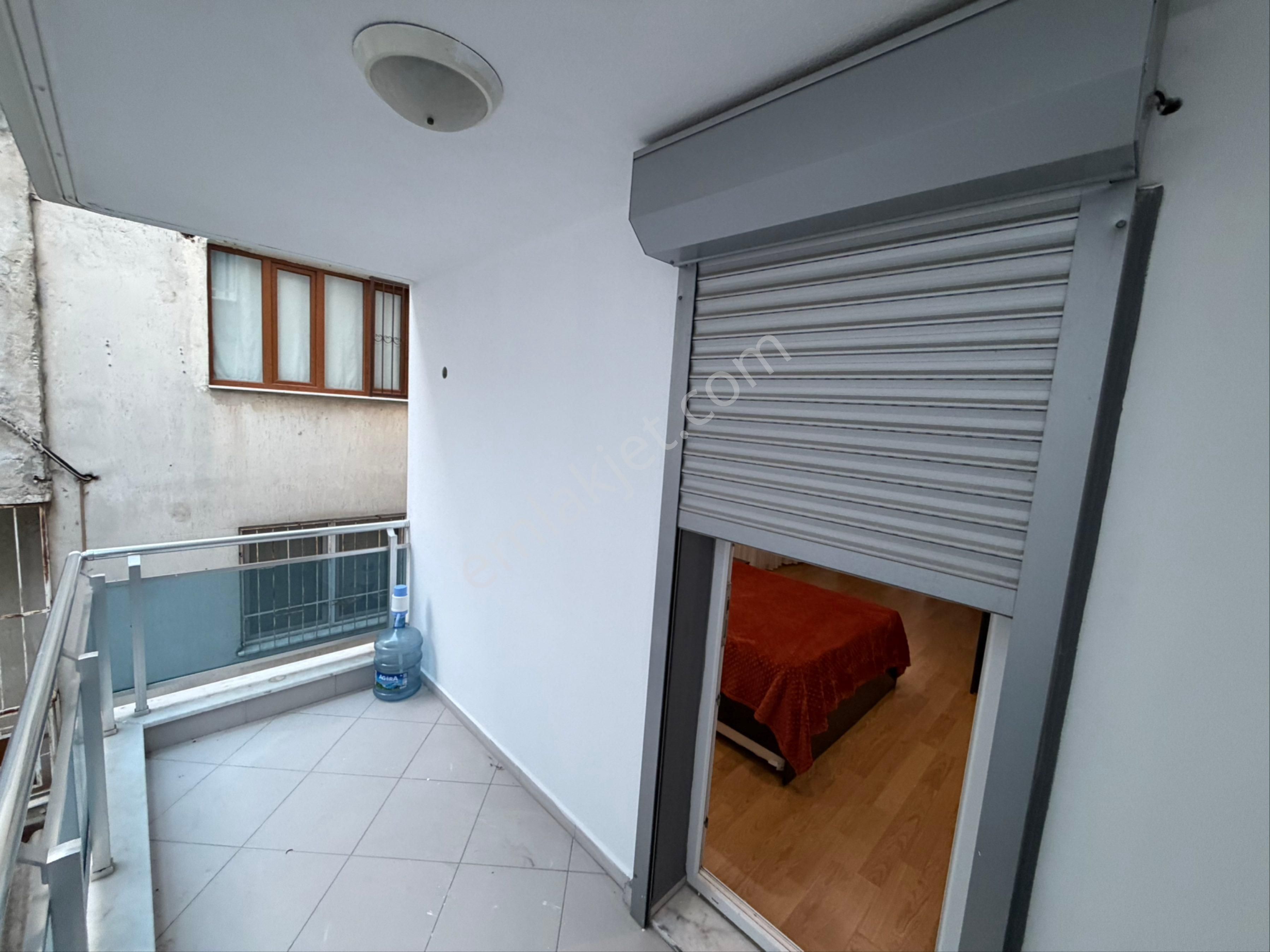 Kuşadası Merkezde Masrafsız Full Eşyalı Satılık Geniş 1+1 Daire - Görsel 32