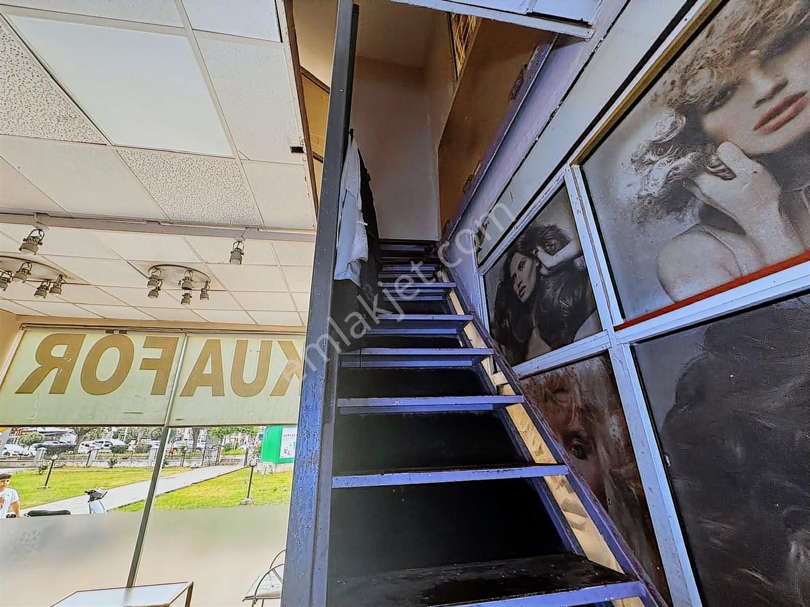 Karşıyaka Yeni Girnede Cadde Üstü Boş Satılık Dükkan - Görsel 3