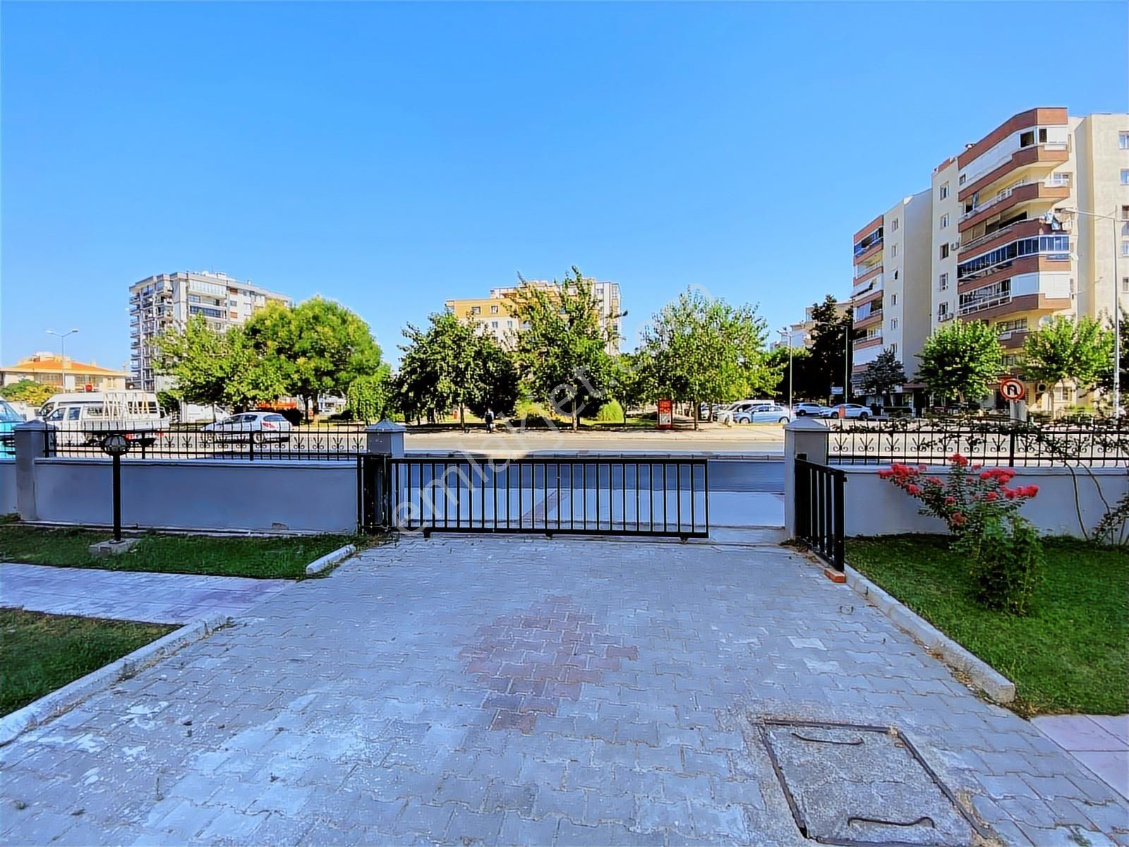 Karşıyaka Yeni Girnede Cadde Üstü Boş Satılık Dükkan - Görsel 11