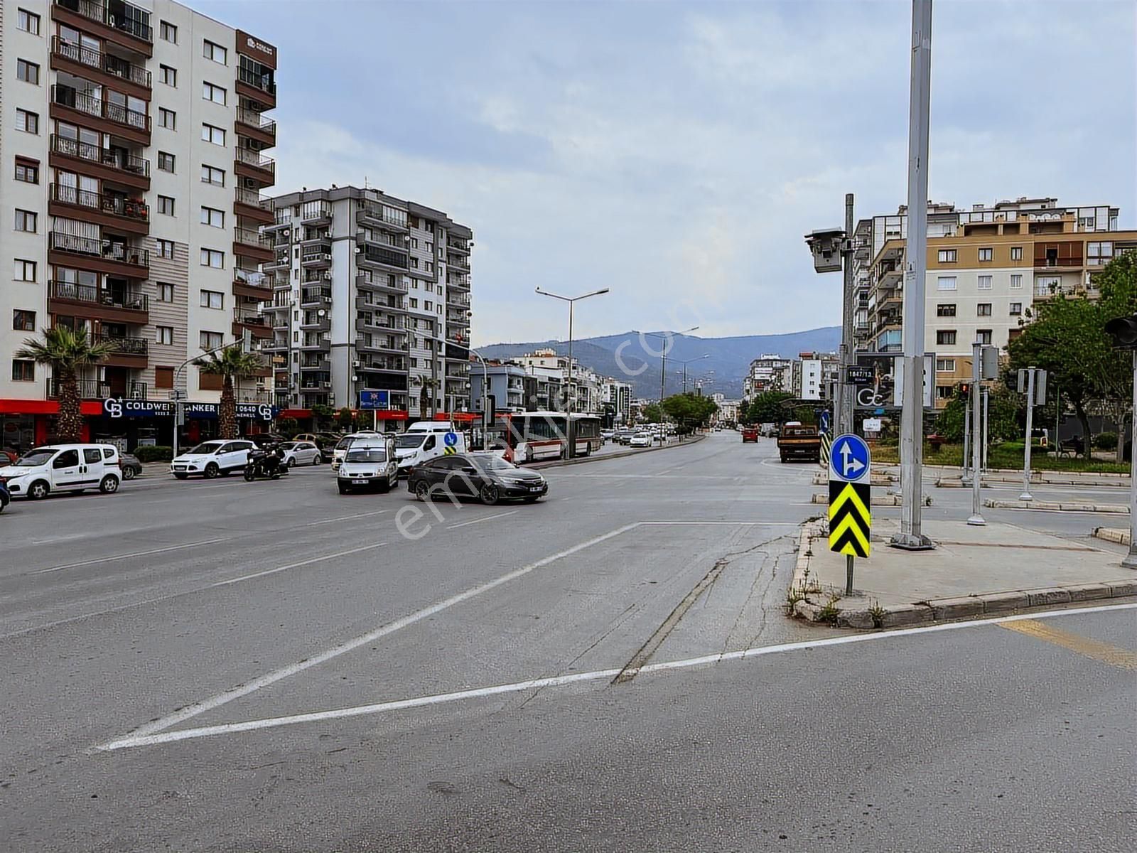 Karşıyaka Yeni Girnede Cadde Üstü Boş Satılık Dükkan - Görsel 6