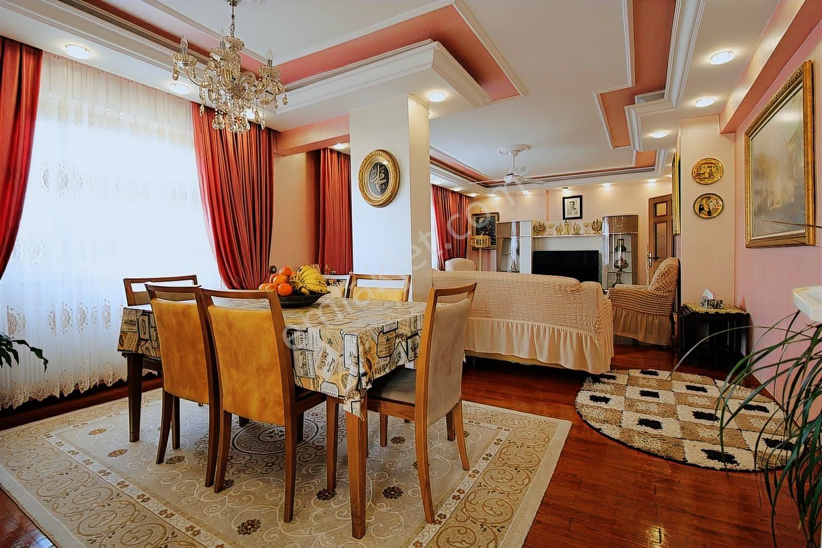 Benzersiz !!! Çamlıca Manzaralı 350 M2 Geniş Dublex - Görsel 15