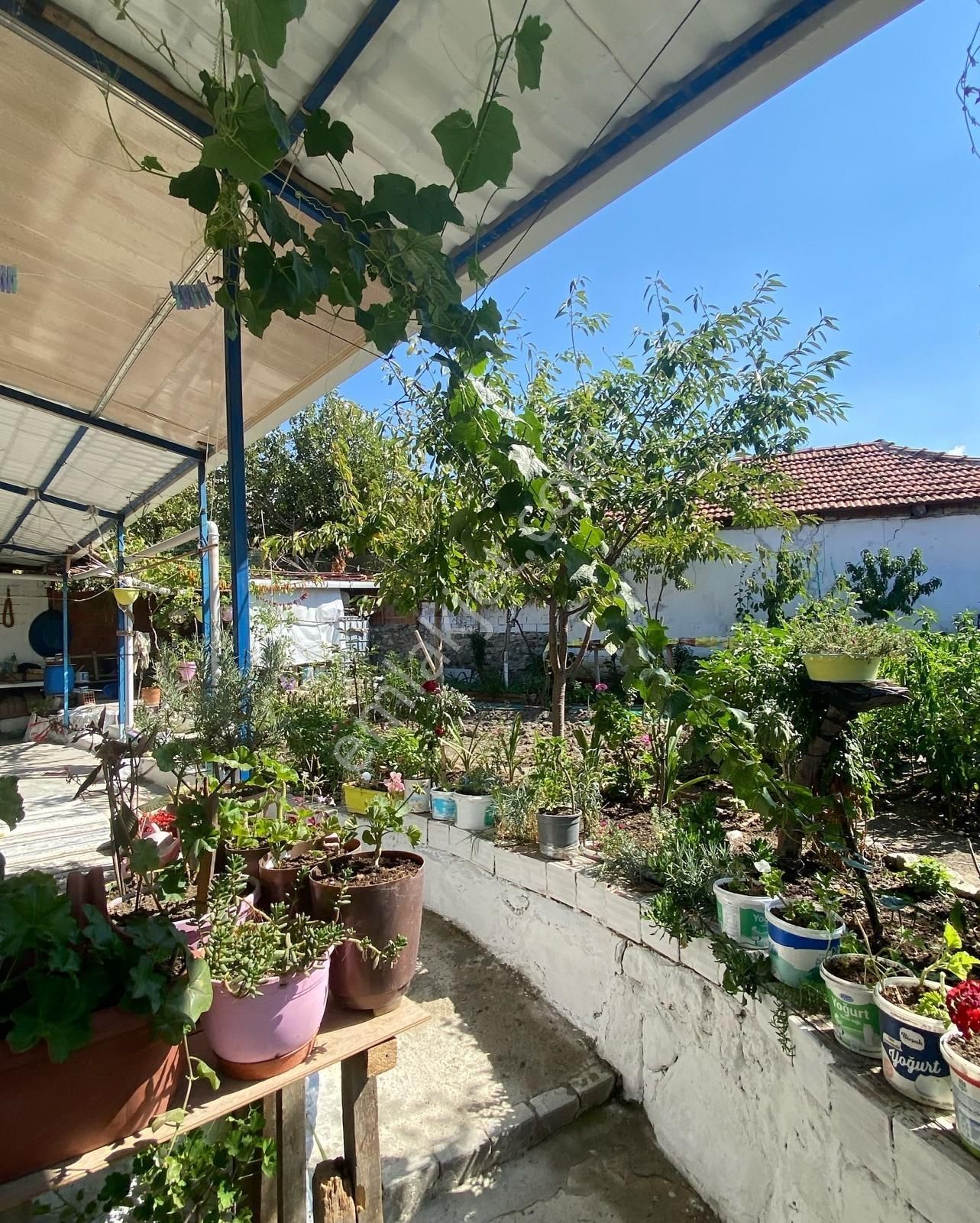 Çizgi Gayrimenkul'den Bergama Kırcalar Mah. Satılık Ev Ve Arsası