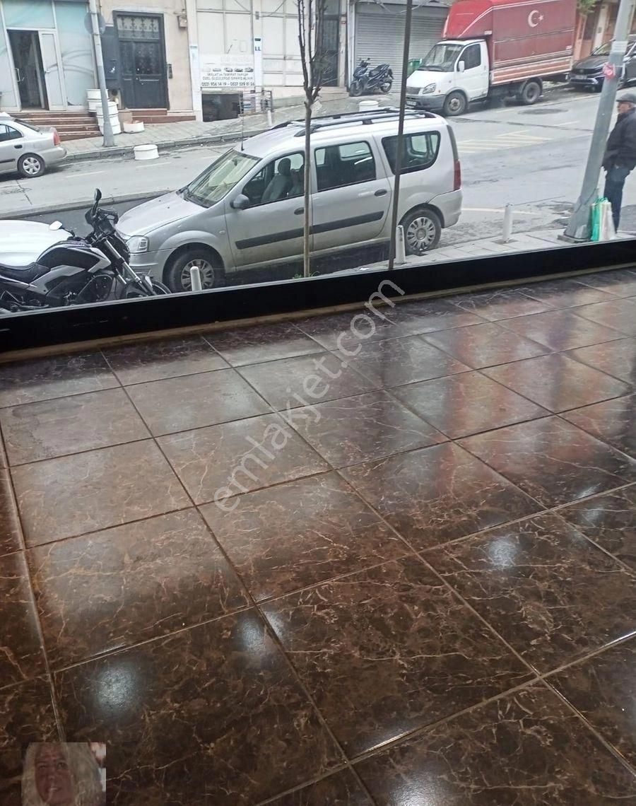 Kağıthane Sultan Selim Caddede Krediye Uygun, Köşebaşı Dükkan