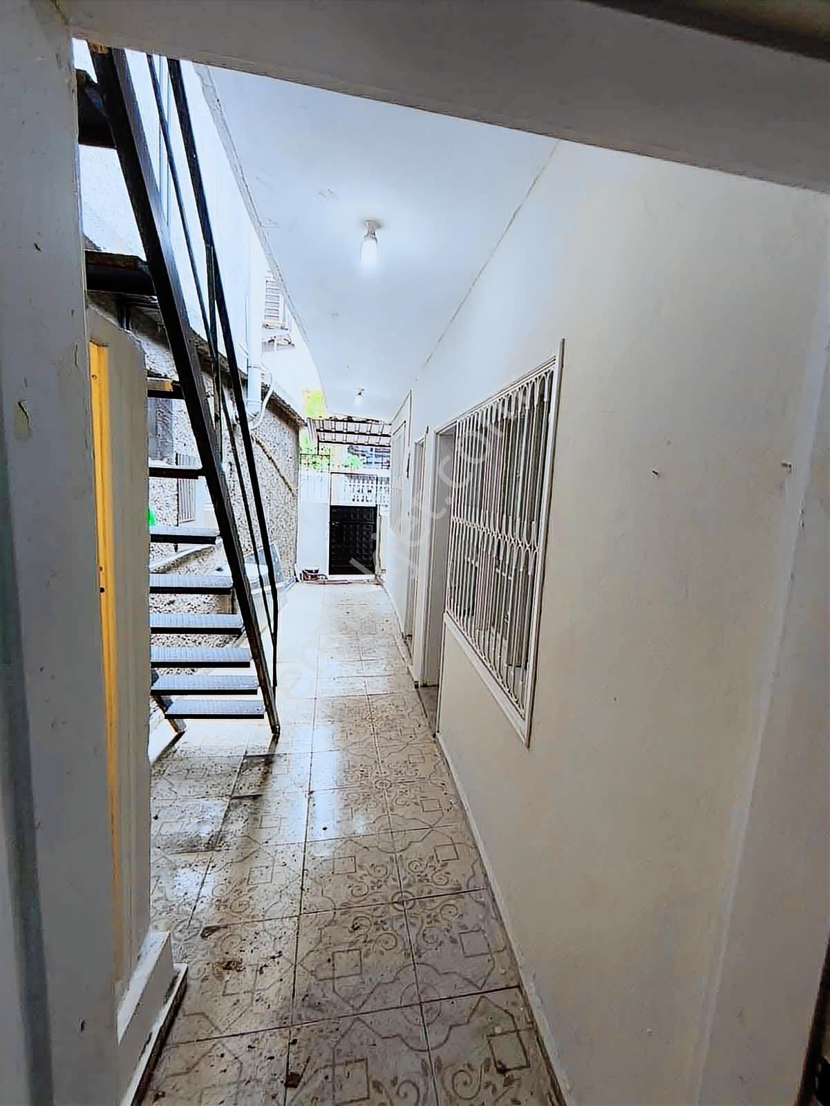 Tek Katlı Geniş Oturumlu 120 M2 Arsalı Satılık Müstakil Ev - Görsel 9